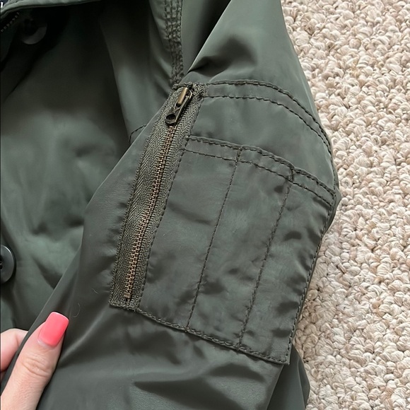 American Eagle Green Jacket with Fur Hood - Picture 4 of 7